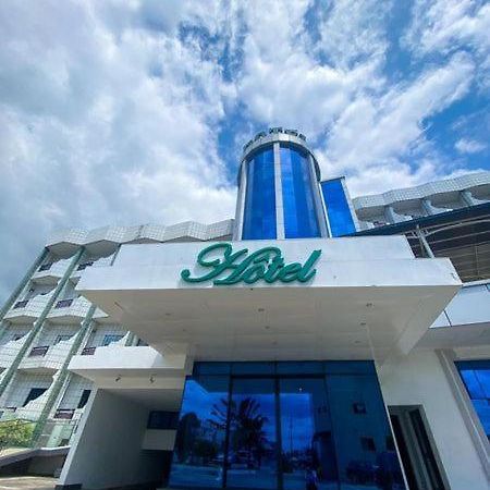 Hotel Vallée Des Princes Douala Esterno foto