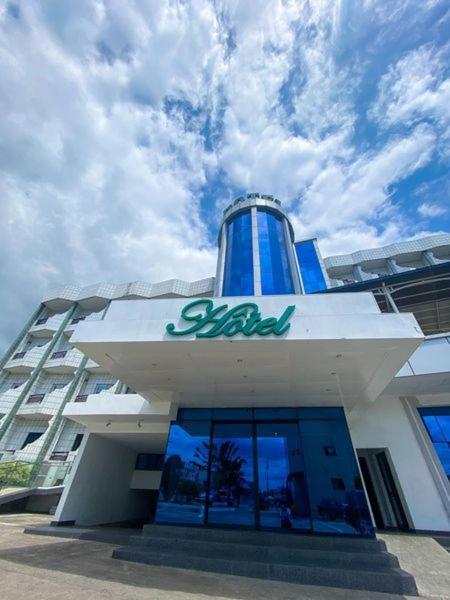 Hotel Vallée Des Princes Douala Esterno foto